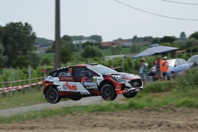Hayden Paddon leader malgré lui après une première soirée mouvementée